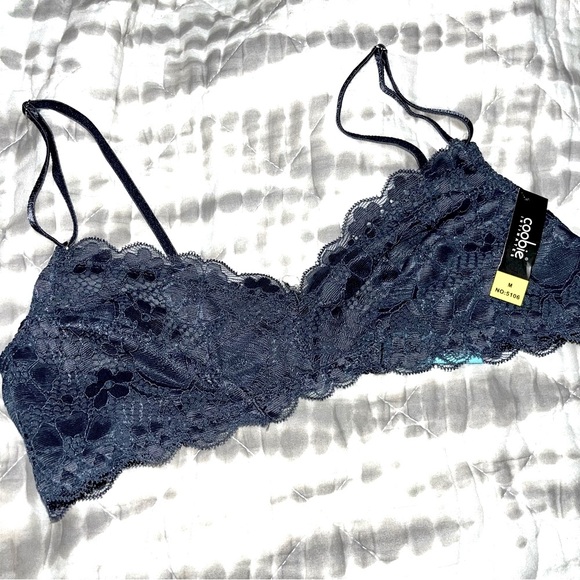Other - 3/$15🍄Beautiful grey lace bralette, S/M